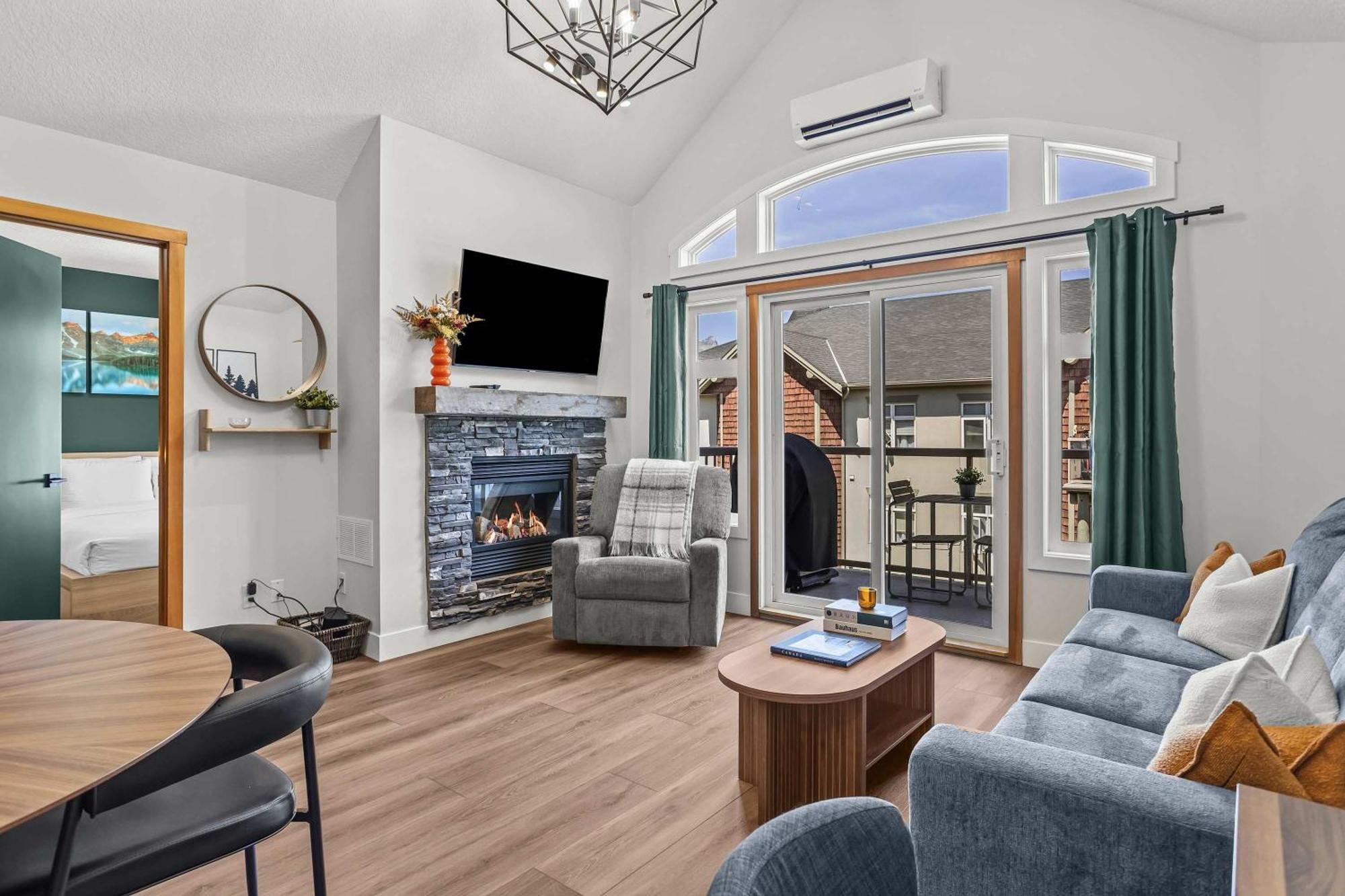 Apartment Mountain Views Balcony And Free Parking Canmore
